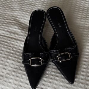 Karen Scott Leather Black Kitten Heal Mules with Silver Buckle